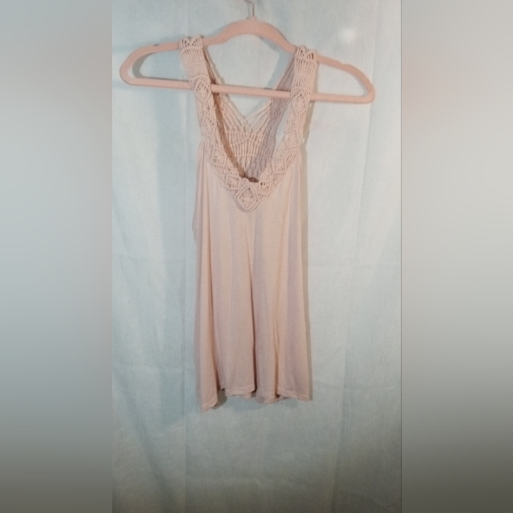 AMERICAN EAGLE OUTFITTERS PINK CROCHETED TOP